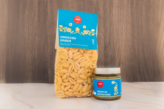 Gnocchi Sardi al Pesto di Pistacchi con Scaglie di Ricotta Salata e Pomodorini Confit